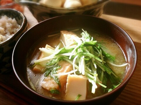 食べごたえしっかり☆厚揚げと水菜のお味噌汁